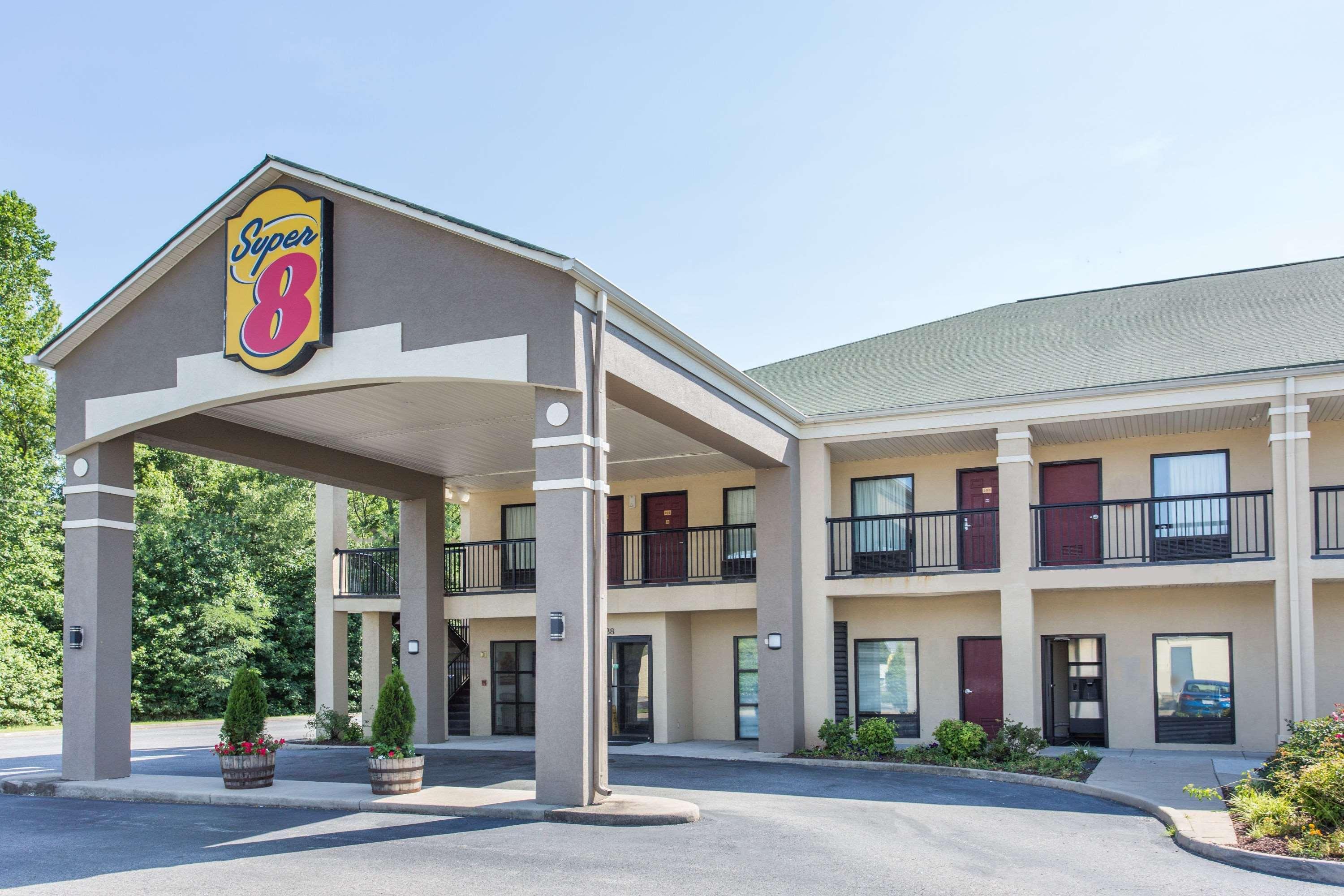 Motel Super 8 By Wyndham Petersburg Exterior foto